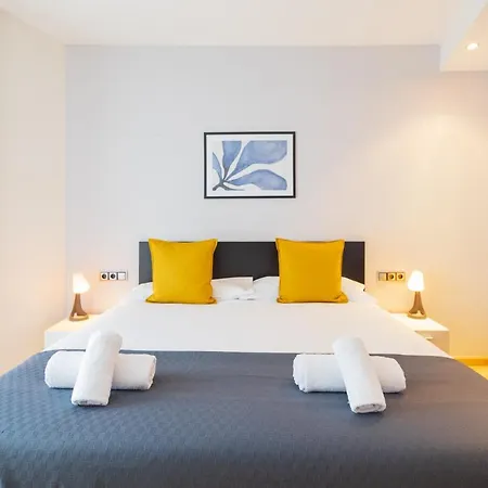 Lucas House By Group Apartman *