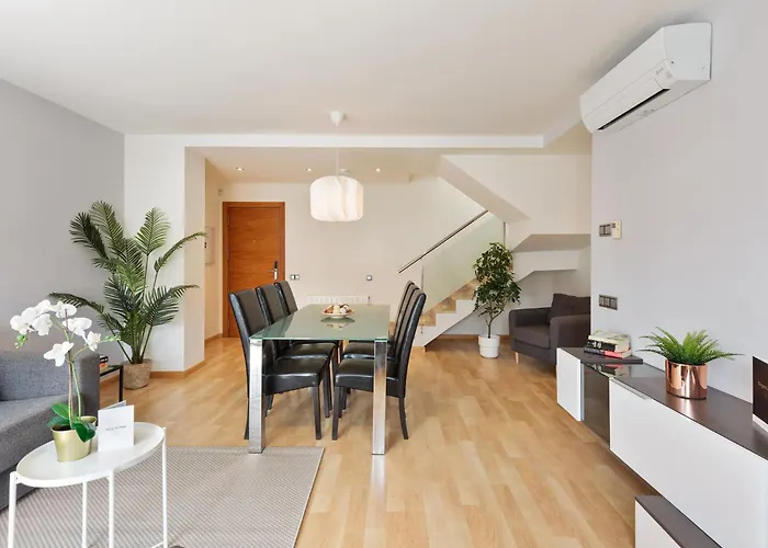 Lucas House By Group * シッチェス